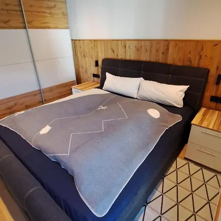 The One Apartment *